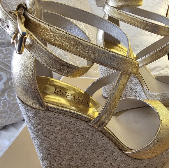Michael Kors Gabriella Wedge - Picture 5 of 13